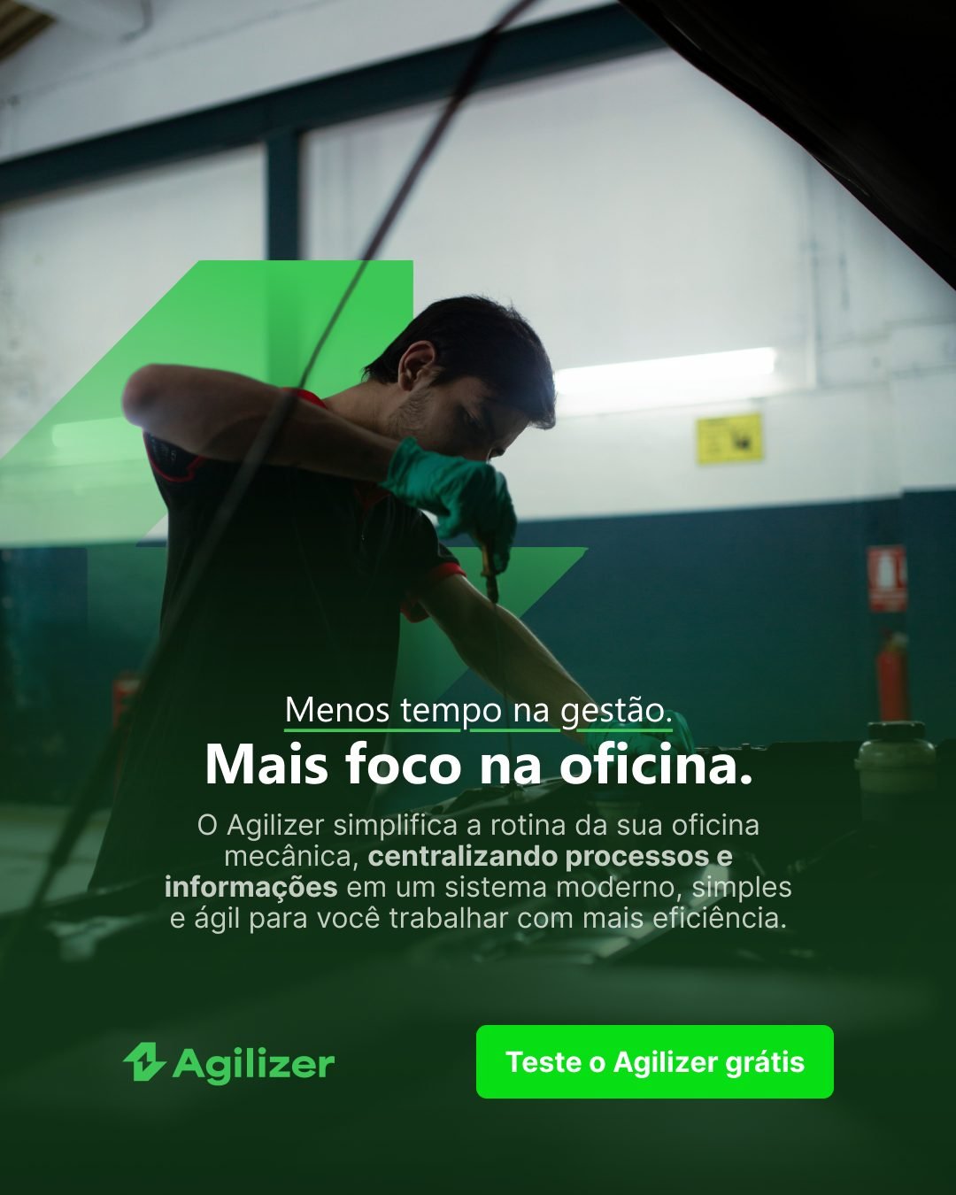 Mecânico trabalhando embaixo de um veículo